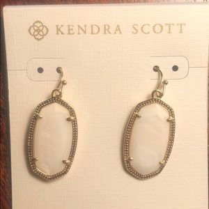 Kendra Scott Earrings NWT